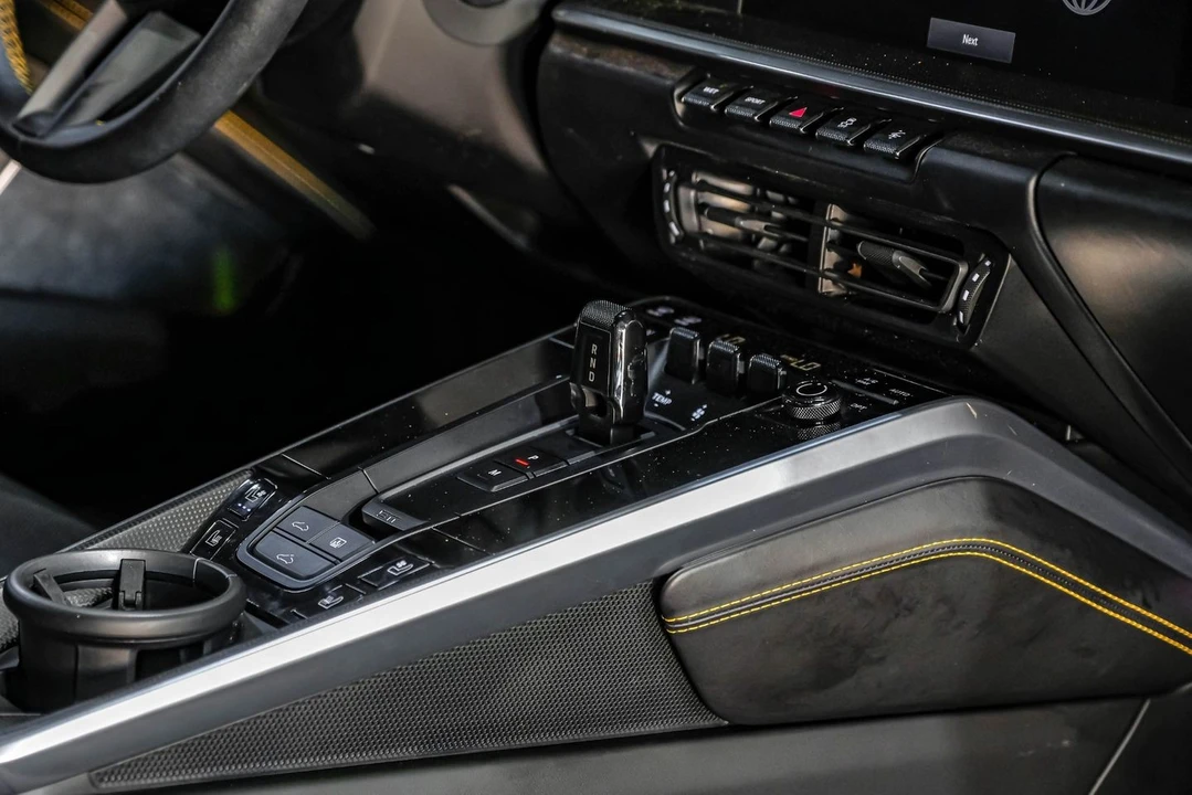 2023 Porsche - Image 29 of 31