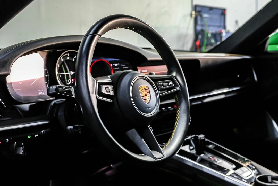 2023 Porsche - Image 21 of 31