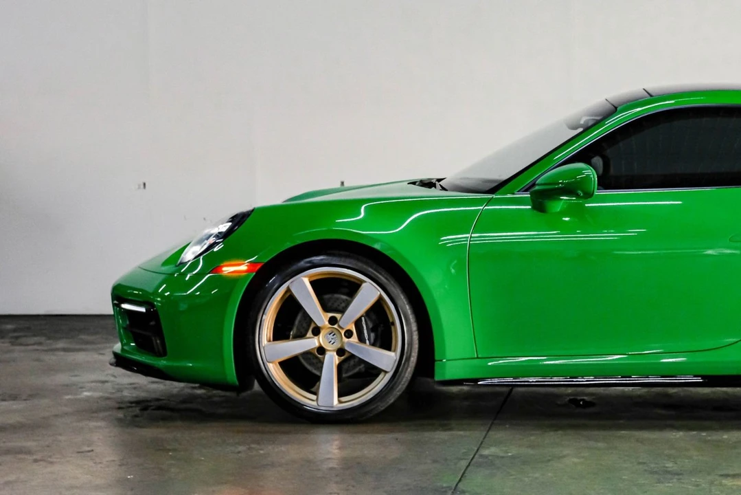2023 Porsche - Image 17 of 31