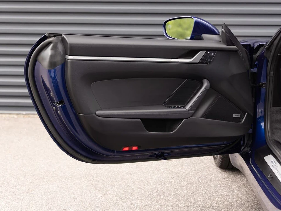 2023 Porsche 992 Carrera S - Image 22 of 31