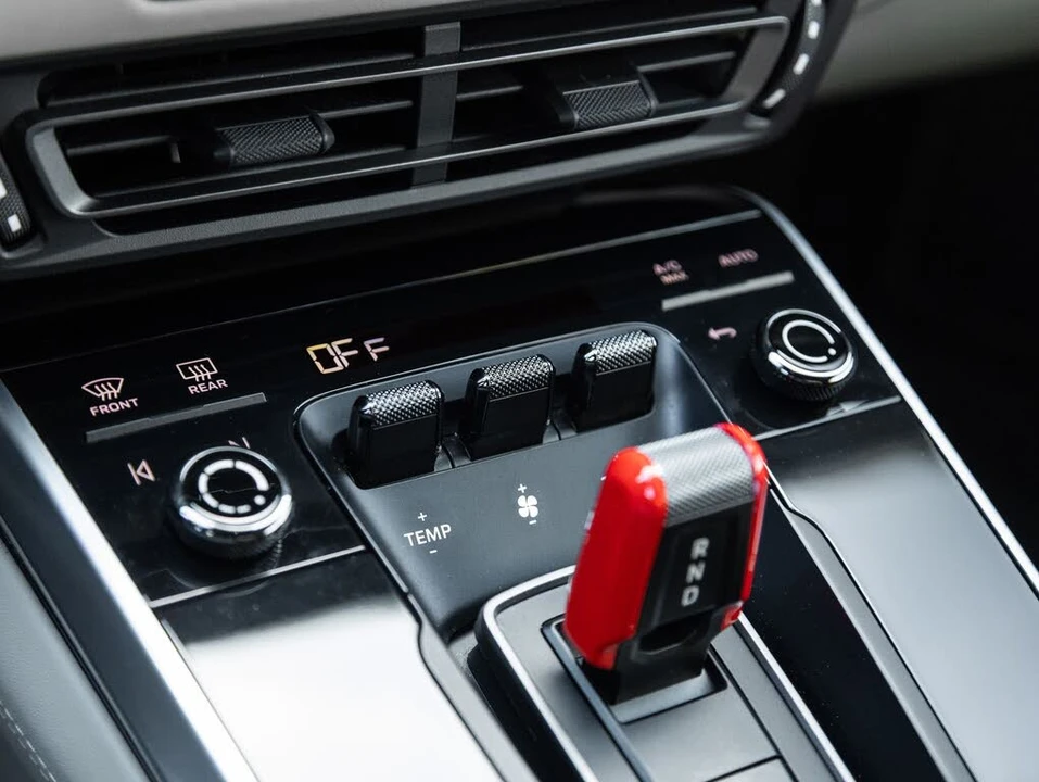 2023 Porsche 992 Carrera S - Image 29 of 31