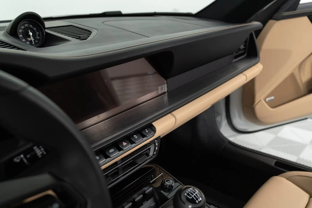 2023 Porsche 992 Carrera S - Image 11 of 31