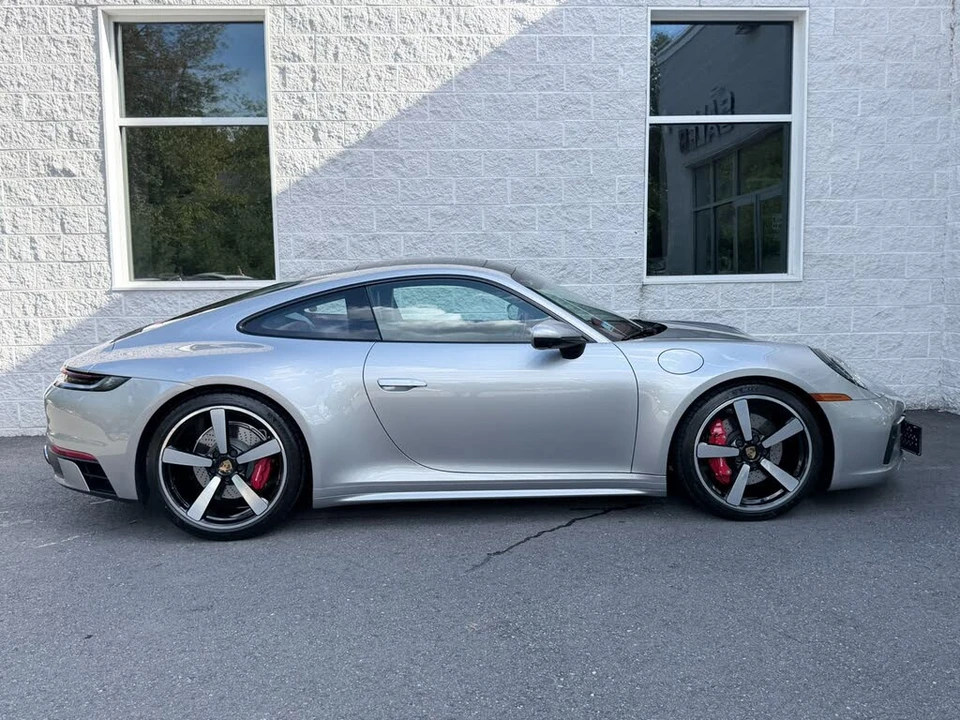 2023 Porsche 992 Carrera S - Image 7 of 31