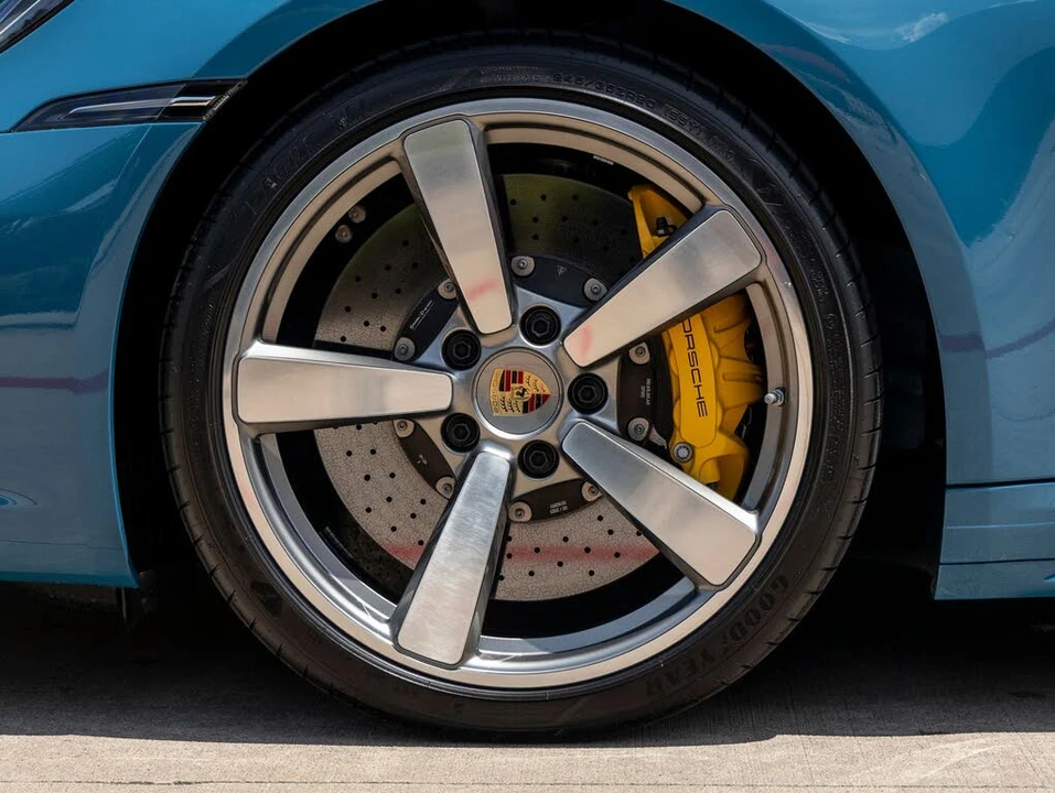 2023 Porsche 992 Carrera S - Image 15 of 31