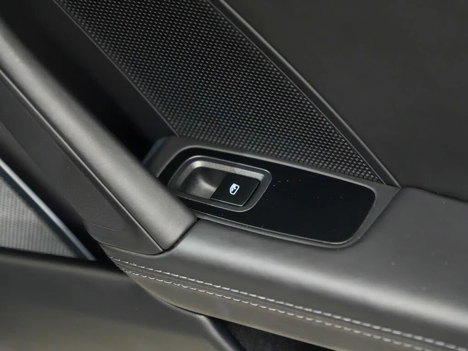 2023 Porsche 992 Carrera S - Image 16 of 31