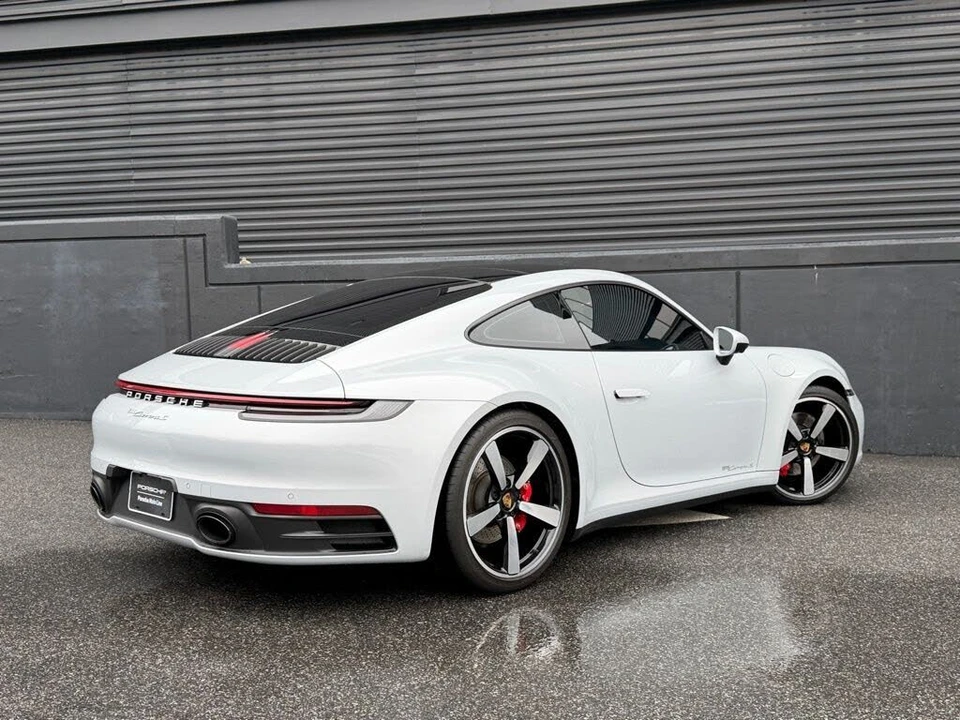 2023 Porsche 992 Carrera S - Image 10 of 26