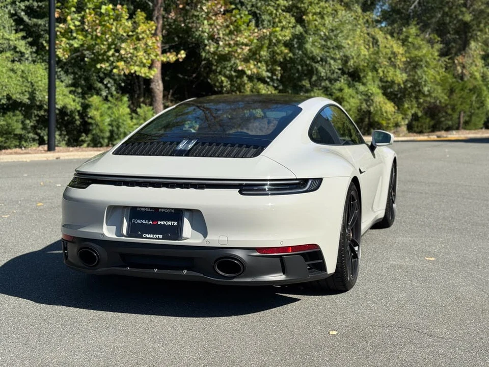 2023 Porsche 992 Carrera S - Image 11 of 31