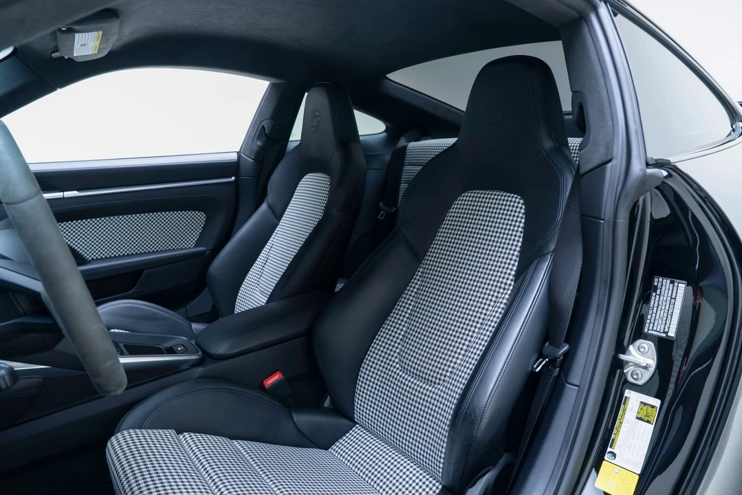 2023 Porsche 992 Carrera S - Image 22 of 31