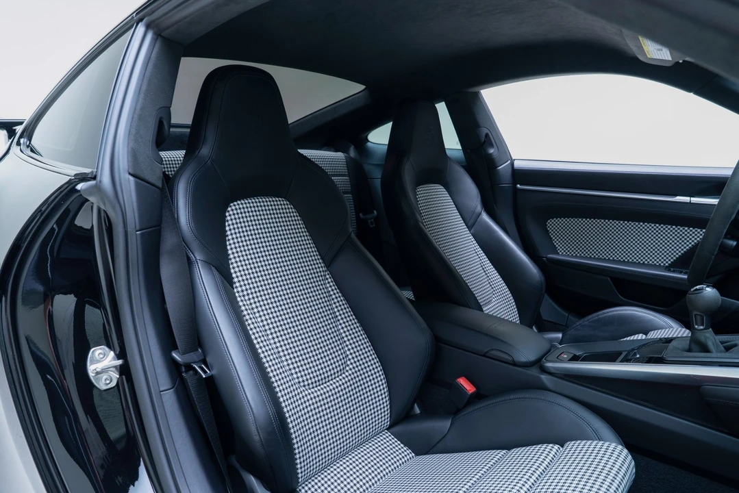 2023 Porsche 992 Carrera S - Image 23 of 31