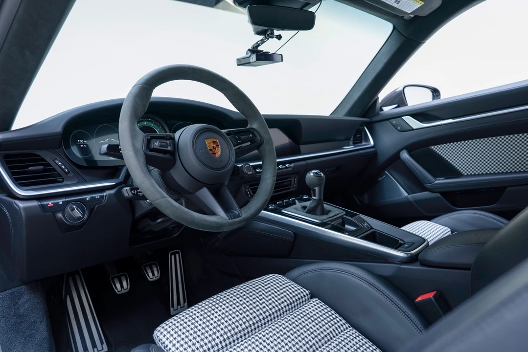 2023 Porsche 992 Carrera S - Image 2 of 31