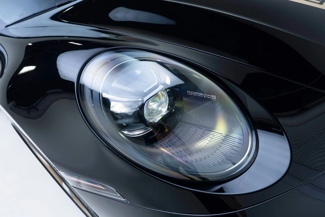2023 Porsche 992 Carrera S - Image 17 of 31