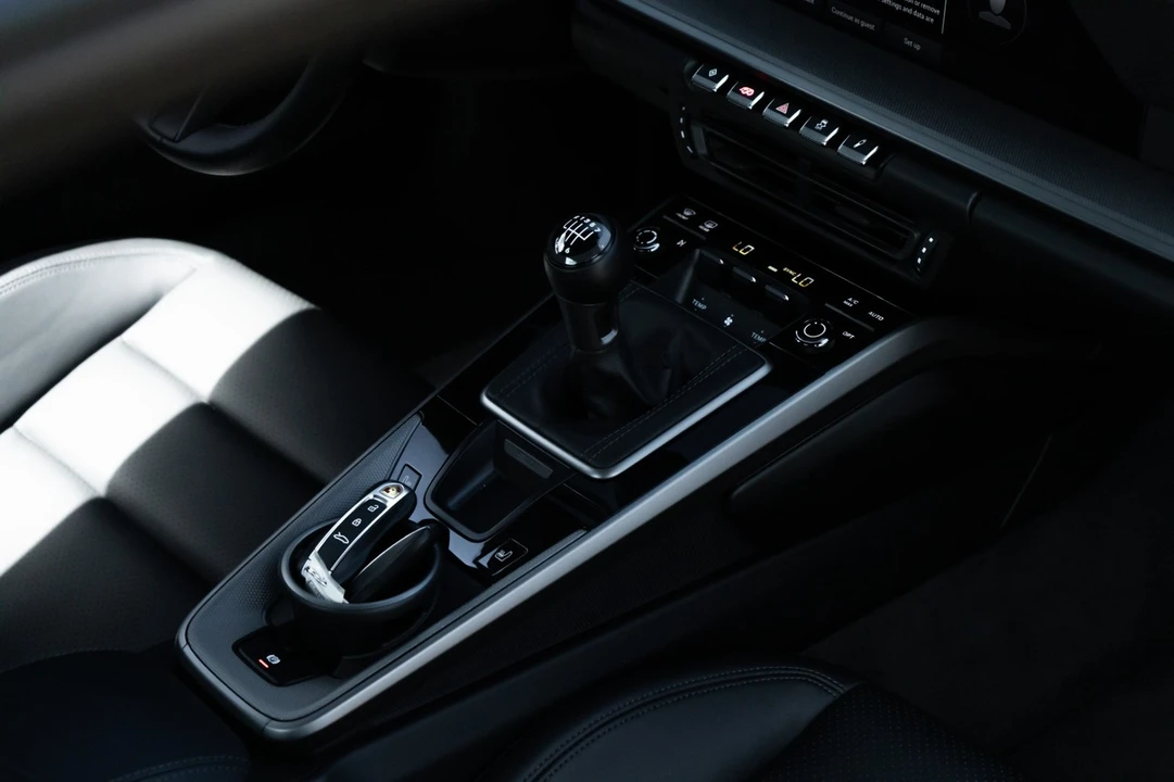 2023 Porsche 992 Carrera S - Image 22 of 31