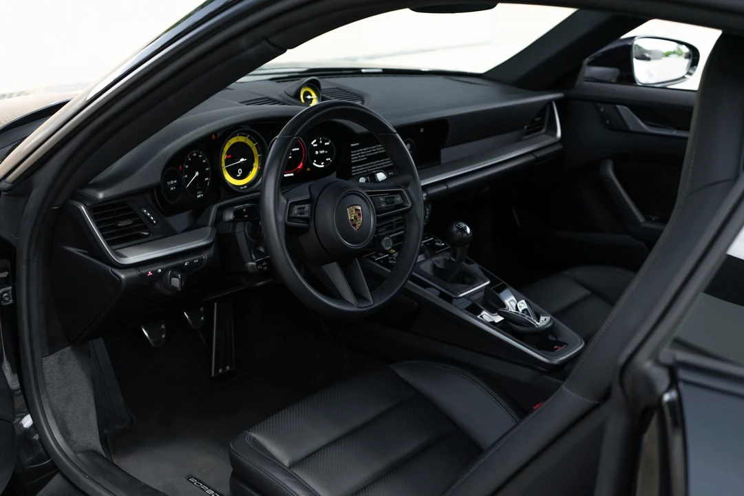 2023 Porsche 992 Carrera S - Image 5 of 31