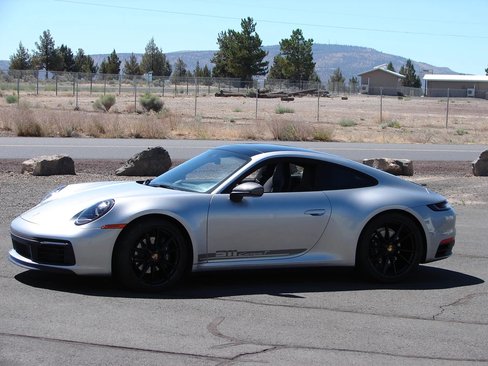 2023 Porsche 992 Carrera T - Image 7 of 31