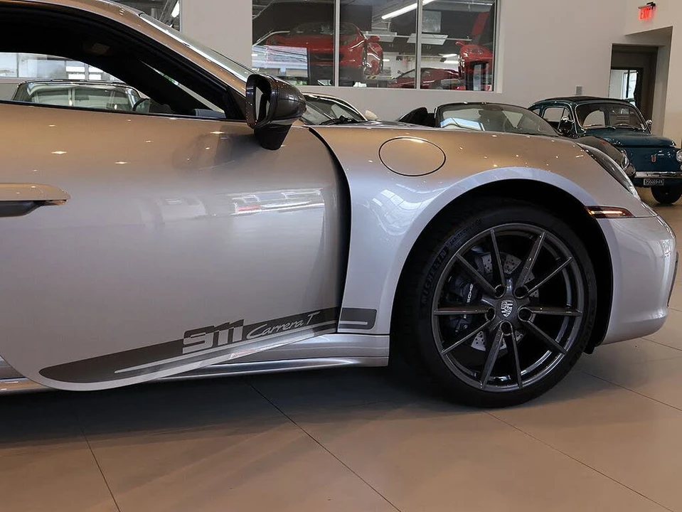 2023 Porsche 992 Carrera T - Image 11 of 31