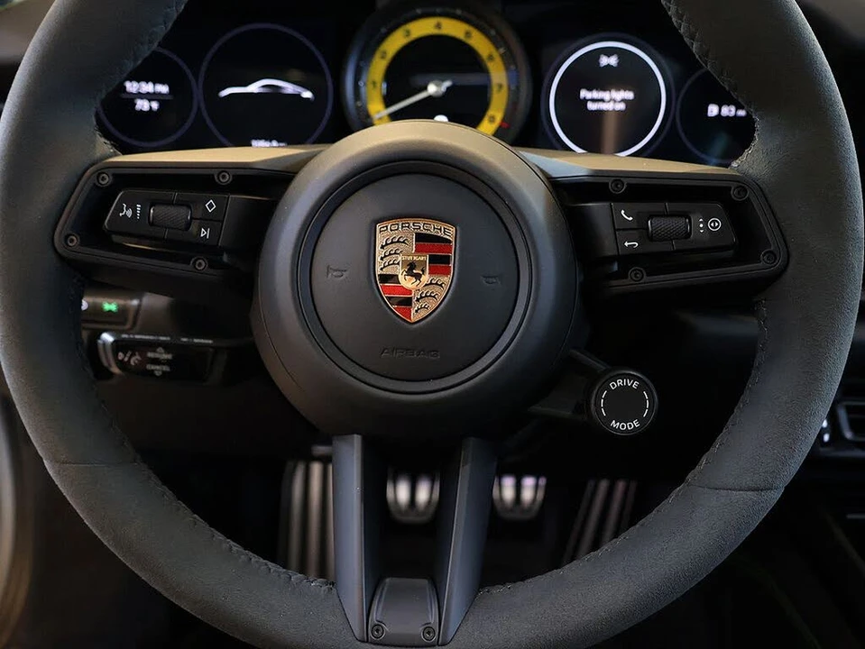 2023 Porsche 992 Carrera T - Image 17 of 31