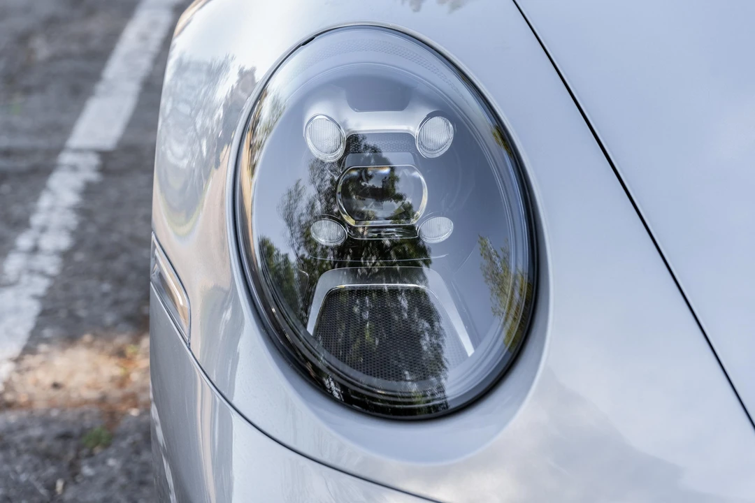 2023 Porsche 992 Carrera T - Image 12 of 31