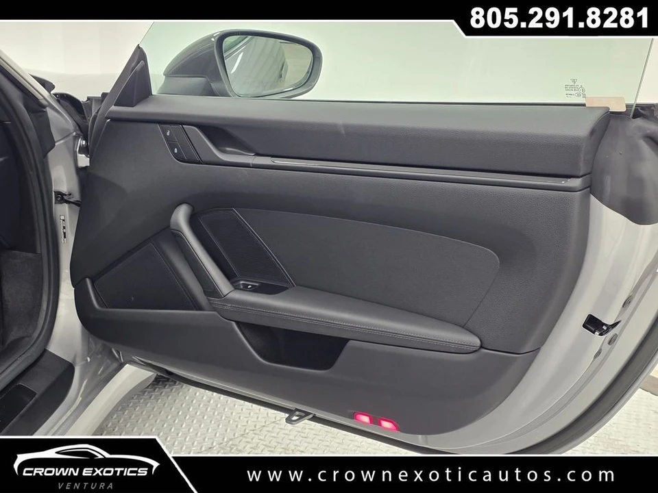 2023 Porsche - Image 17 of 31