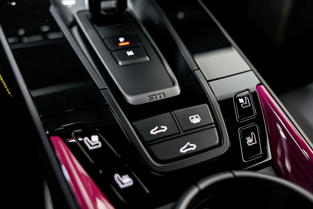 2023 Porsche 992 Carrera T - Image 18 of 21
