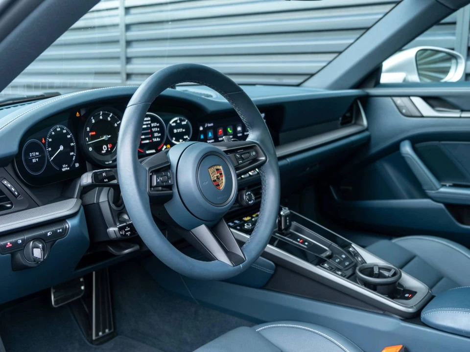 2023 Porsche 992 Carrera - Image 4 of 5
