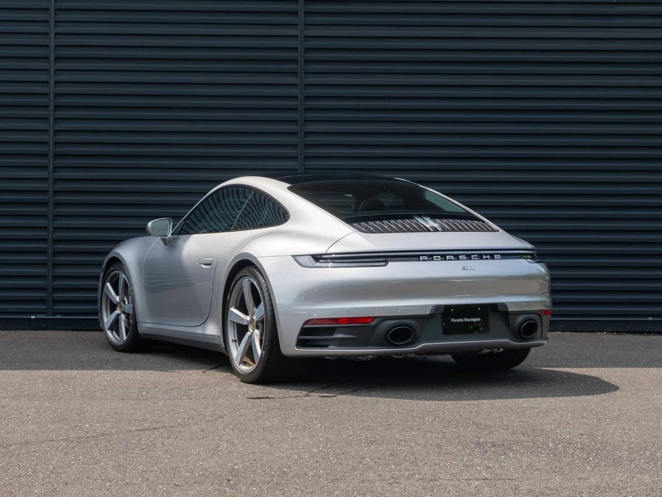 2023 Porsche 992 Carrera - Image 3 of 5