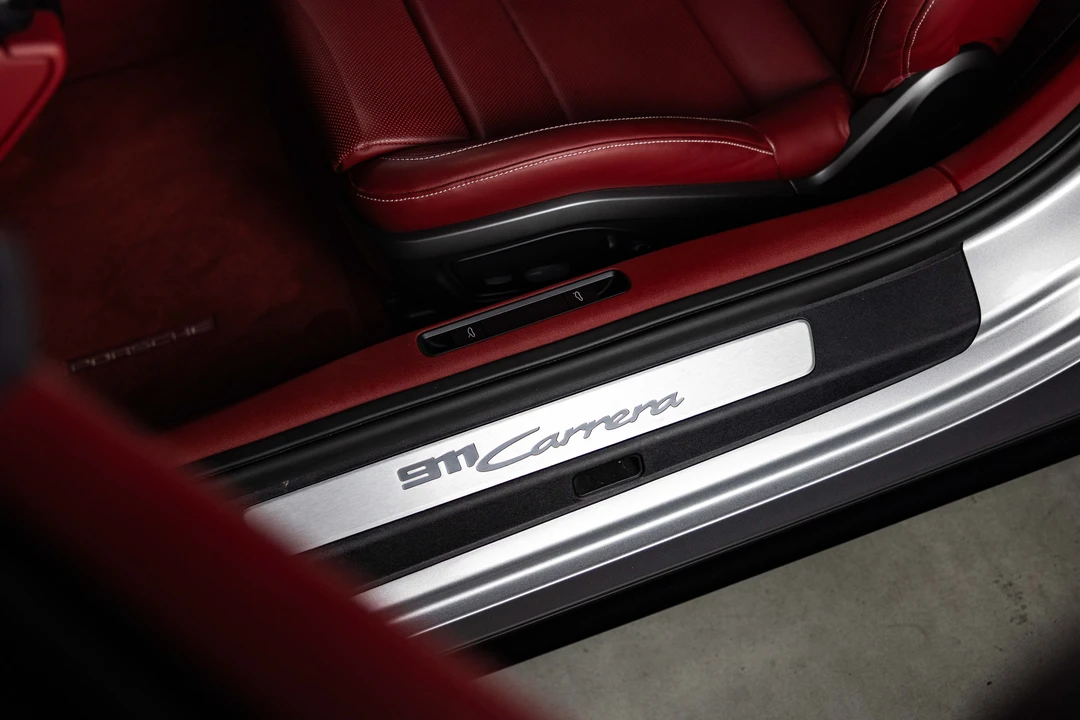 2023 Porsche 992 Carrera - Image 10 of 31