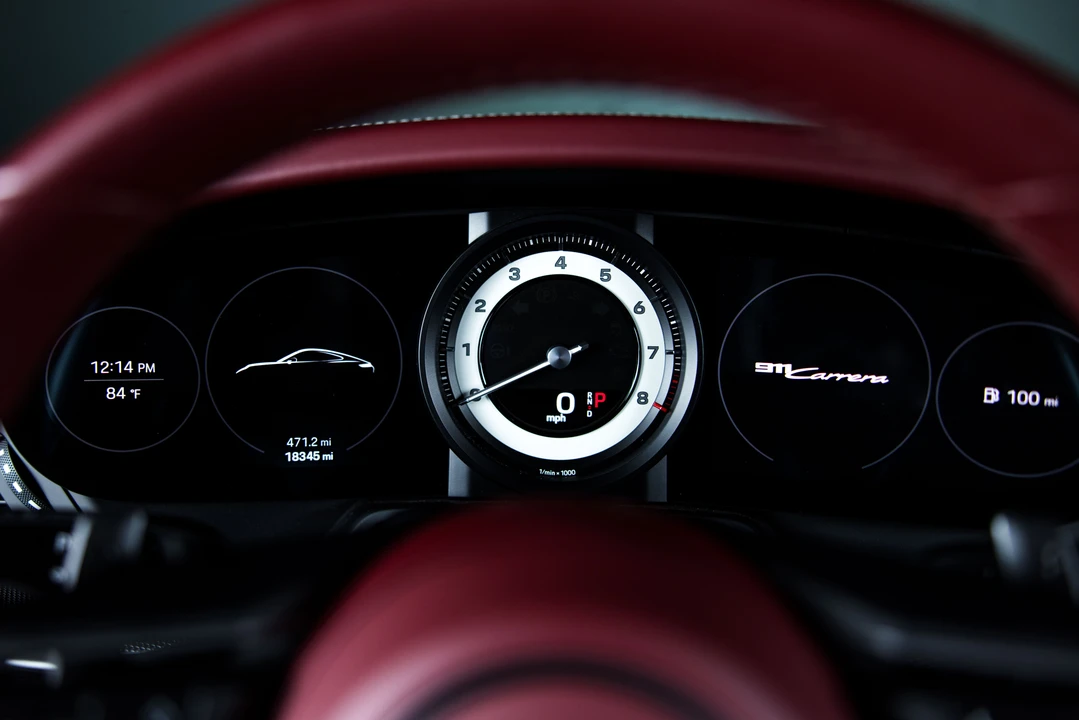 2023 Porsche 992 Carrera - Image 25 of 31