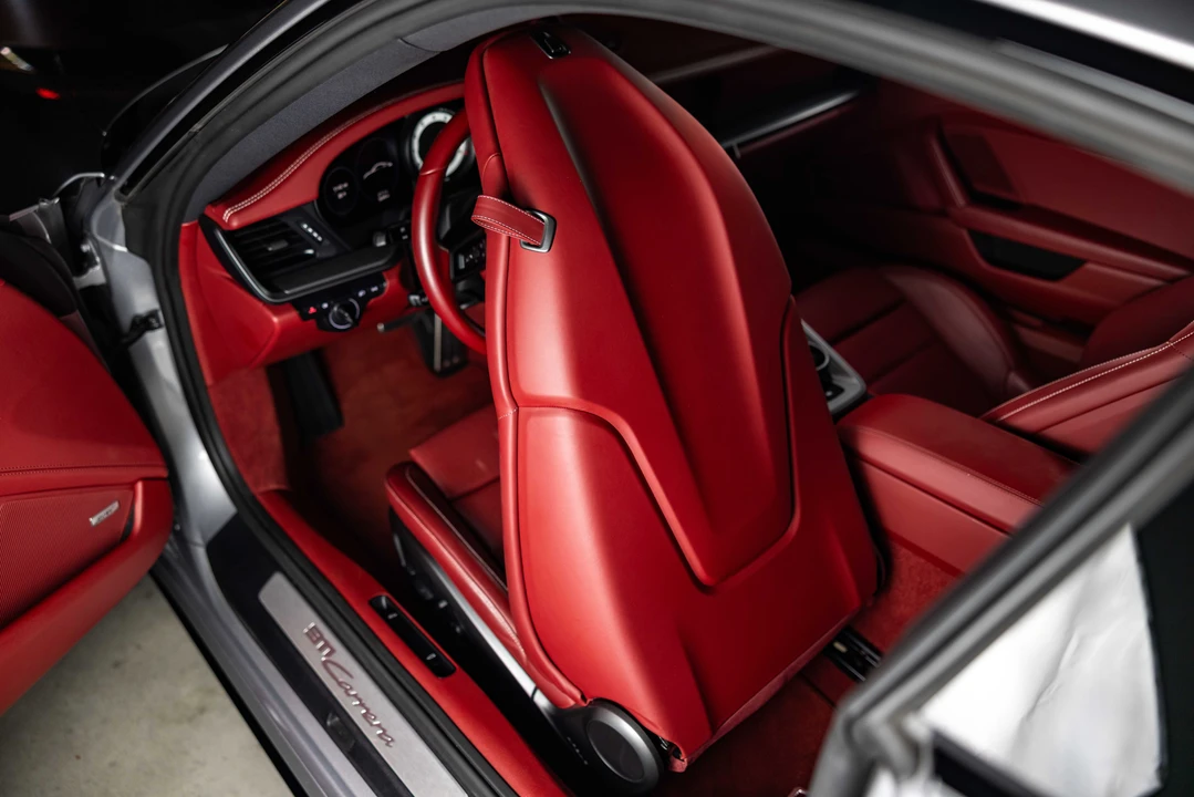 2023 Porsche 992 Carrera - Image 15 of 31
