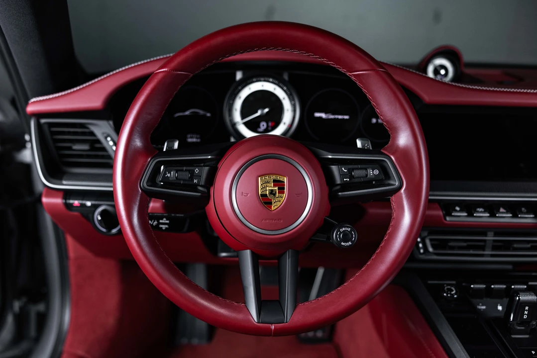 2023 Porsche 992 Carrera - Image 22 of 31