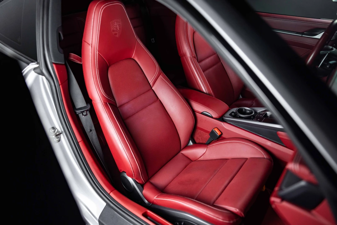 2023 Porsche 992 Carrera - Image 18 of 31