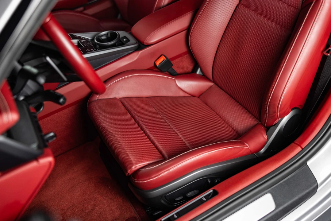 2023 Porsche 992 Carrera - Image 14 of 31