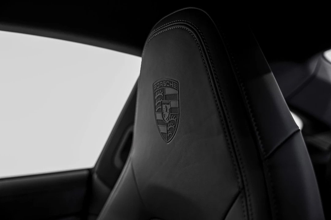 2023 Porsche 992 Carrera - Image 19 of 31