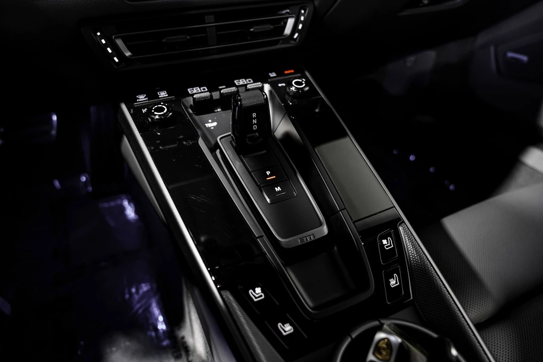 2023 Porsche 992 Carrera - Image 16 of 31