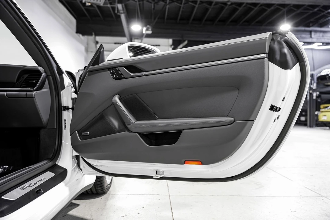2023 Porsche 992 Carrera - Image 28 of 31