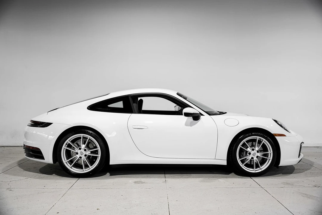 2023 Porsche 992 Carrera - Image 2 of 31
