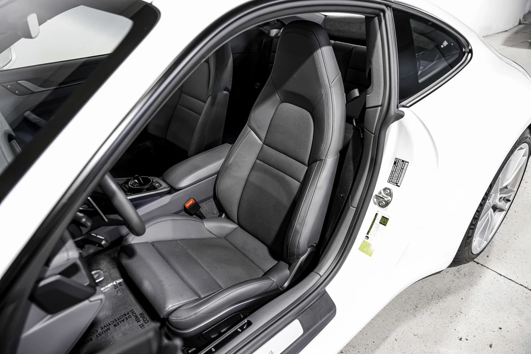 2023 Porsche 992 Carrera - Image 22 of 31