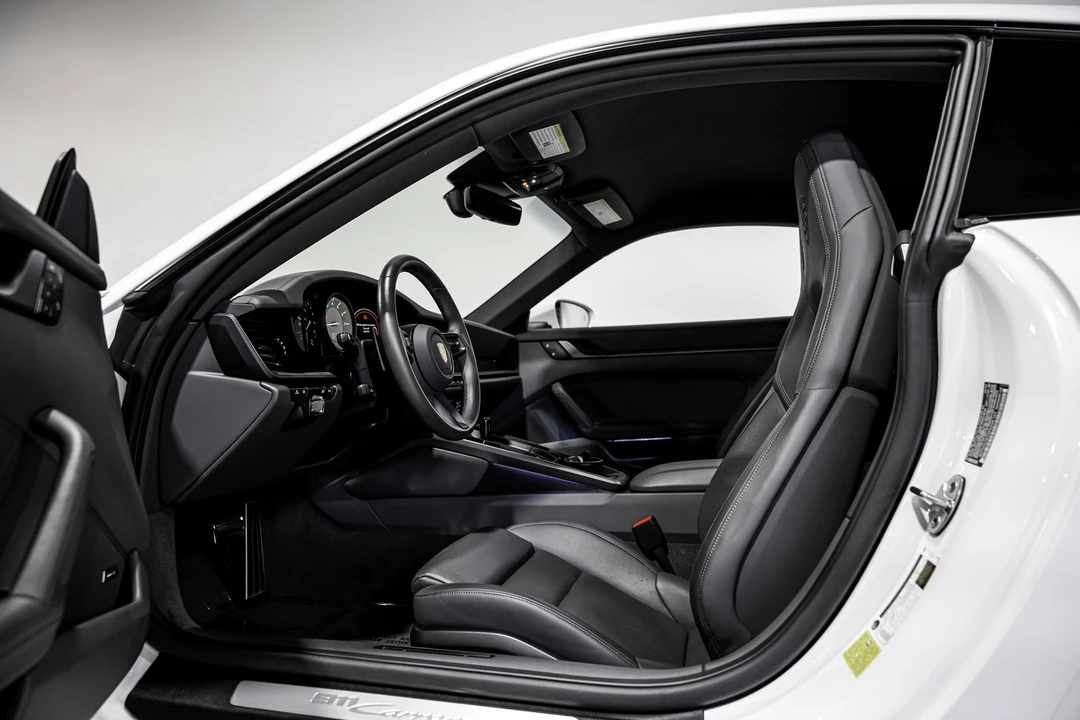 2023 Porsche 992 Carrera - Image 21 of 31