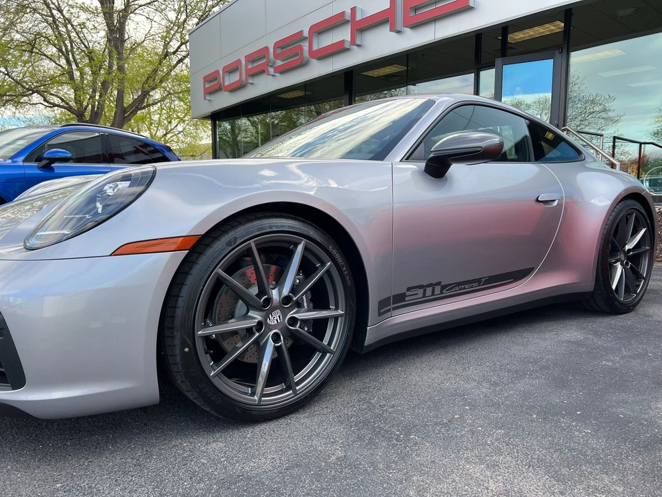2023 Porsche 992 Carrera T - Image 4 of 8