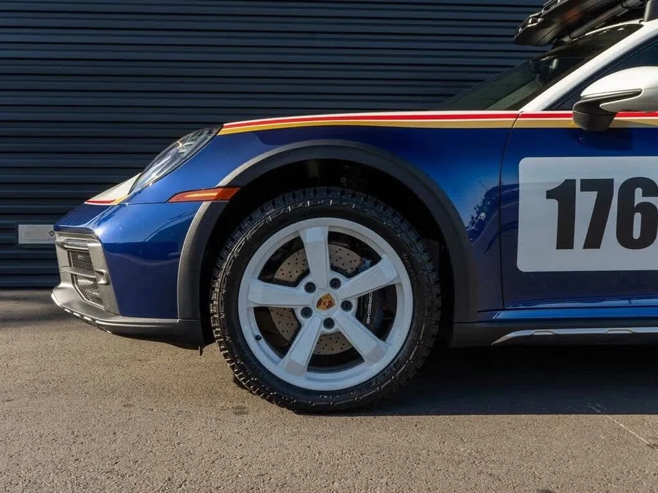 2023 Porsche 992 Dakar - Image 13 of 31