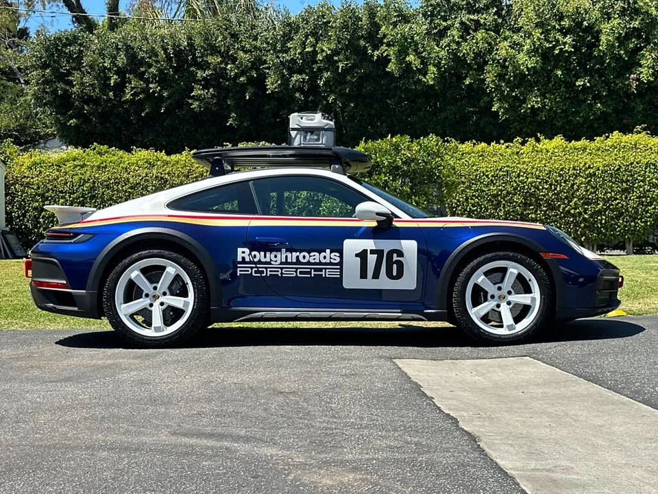 2023 Porsche 992 Dakar - Image 9 of 30
