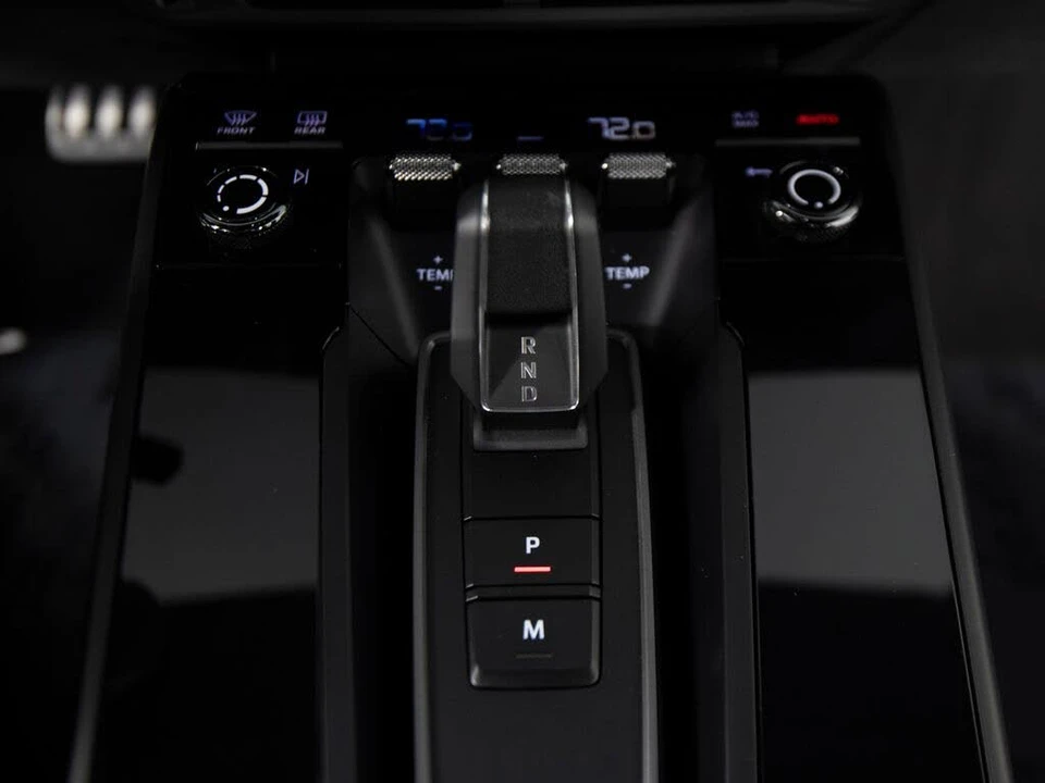 2023 Porsche 992 Dakar - Image 25 of 31