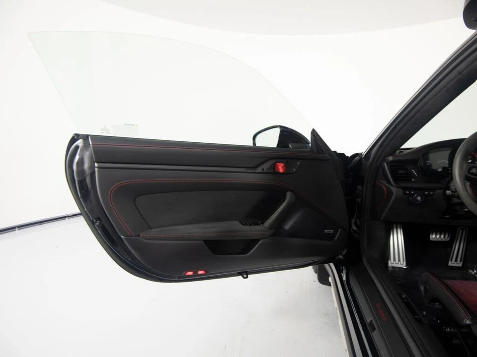 2023 Porsche 992 Dakar - Image 15 of 31