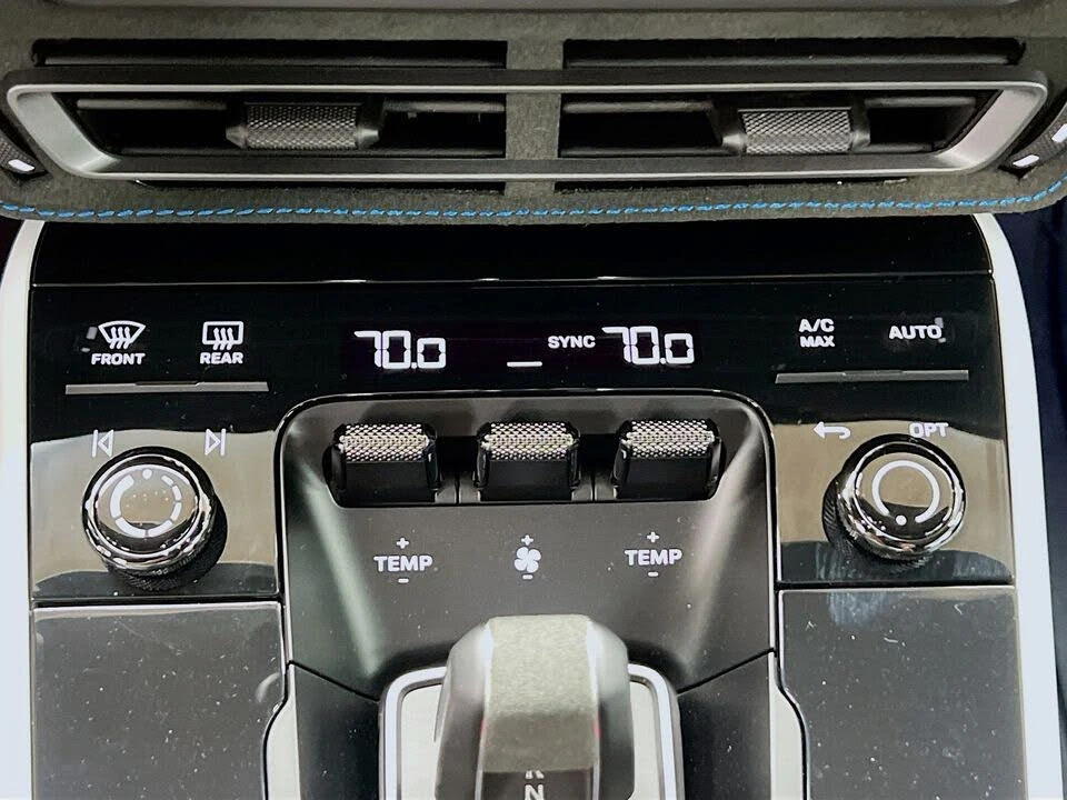 2023 Porsche 992 Dakar - Image 17 of 31