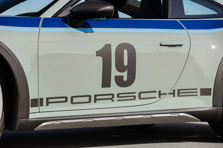 2023 Porsche 992 Dakar - Image 18 of 31