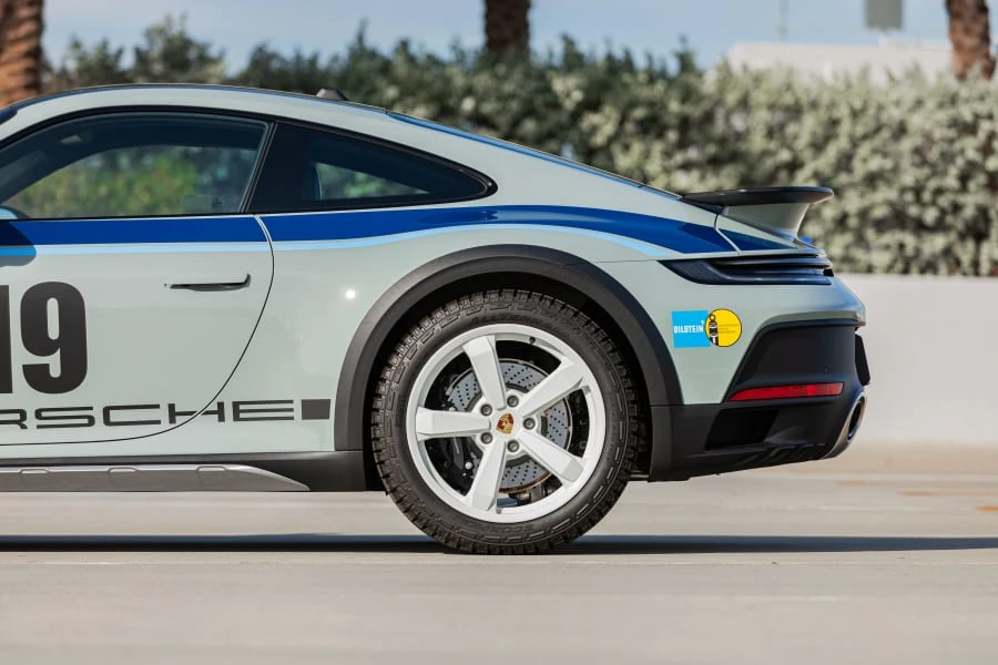 2023 Porsche 992 Dakar - Image 14 of 31