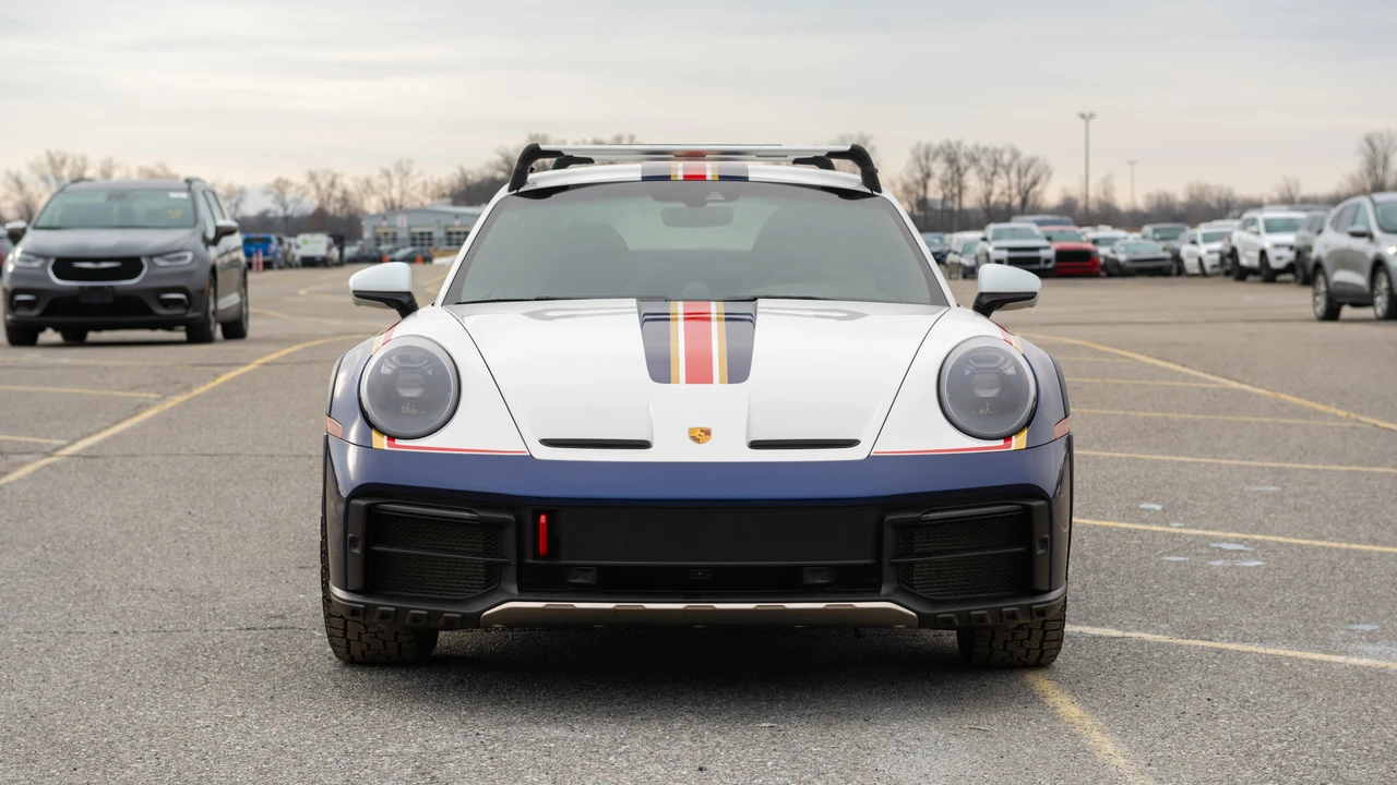 2023 Porsche 992 Dakar - Image 2 of 31