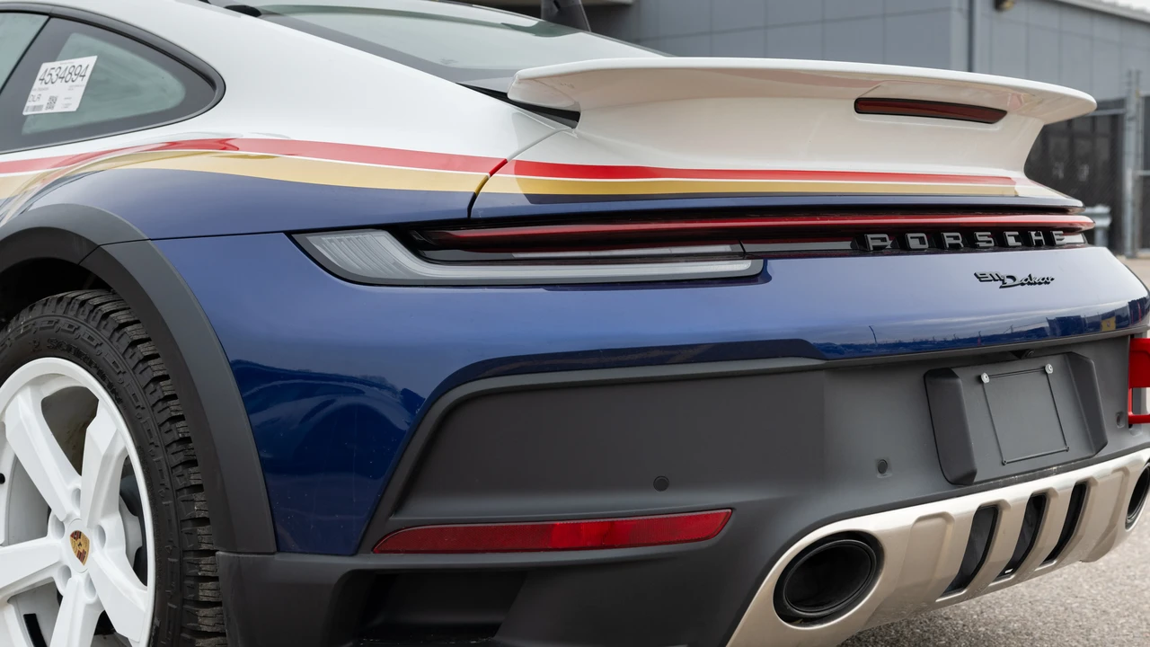 2023 Porsche 992 Dakar - Image 24 of 31