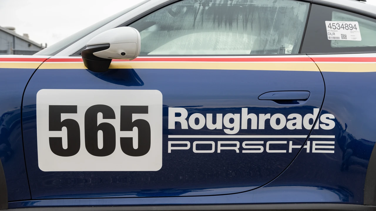 2023 Porsche 992 Dakar - Image 14 of 31