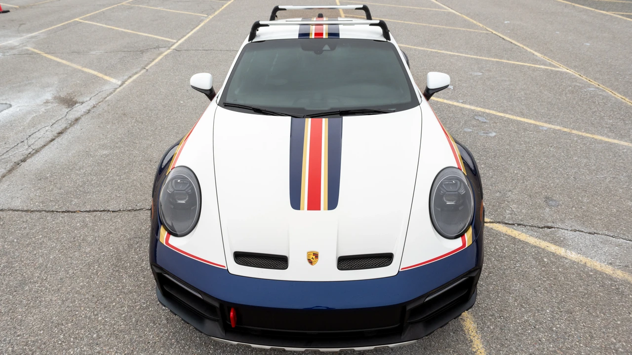 2023 Porsche 992 Dakar - Image 8 of 31