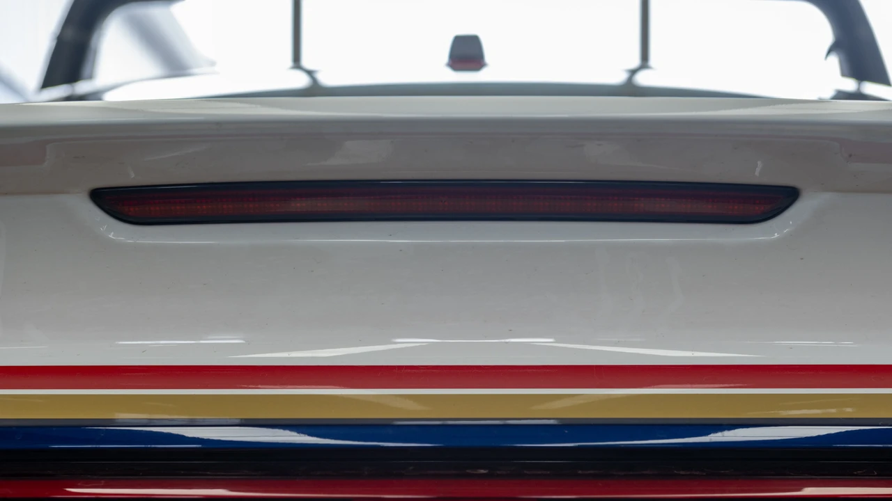 2023 Porsche 992 Dakar - Image 25 of 31